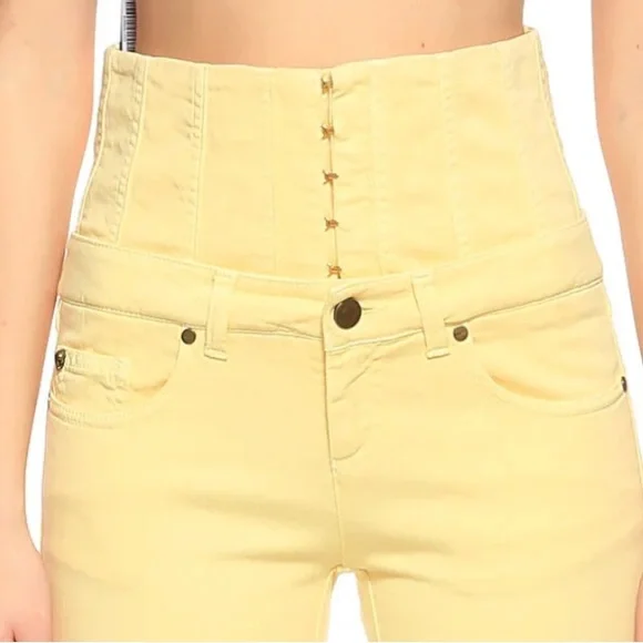 Alexander McQueen Butter Yellow High Rise Jeans, Size 38/25/2 - Picture 3 of 13